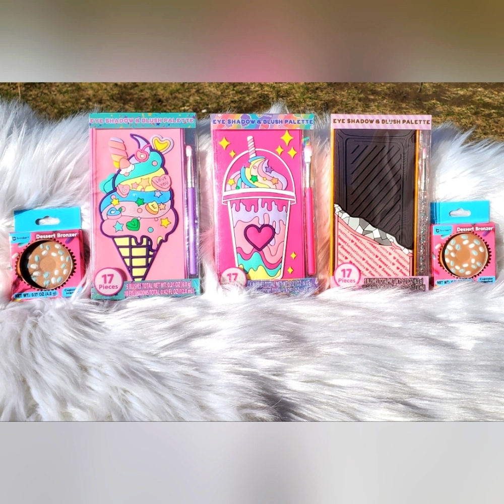 Eyeshadow palette kit With mini bronzer set $20 each